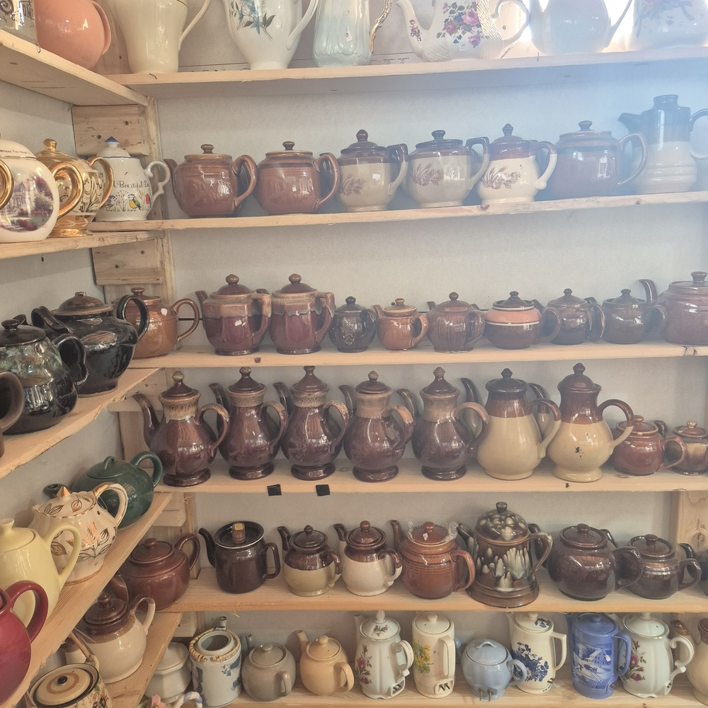 Assorted Ceramic Teapot Collection - Picture 11 of 16